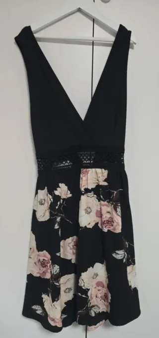 Vestido floral negro y rosa