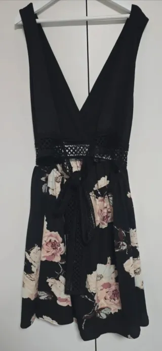 Vestido floral negro y rosa