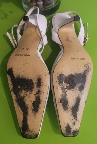 Zapatos de piel blancos tacon Zubiri Otazua