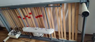 Cama articulada metálica y madera