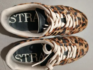 Zapatillas animal print Stradivarius T.36