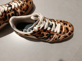 Zapatillas animal print Stradivarius T.36