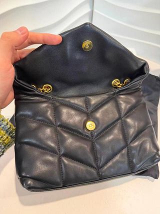 Bolso YSL Nube Negro Piel Acolchado Dorado