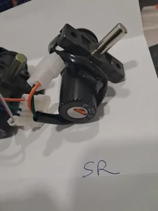 Cerradura Aprilia SR y Rally