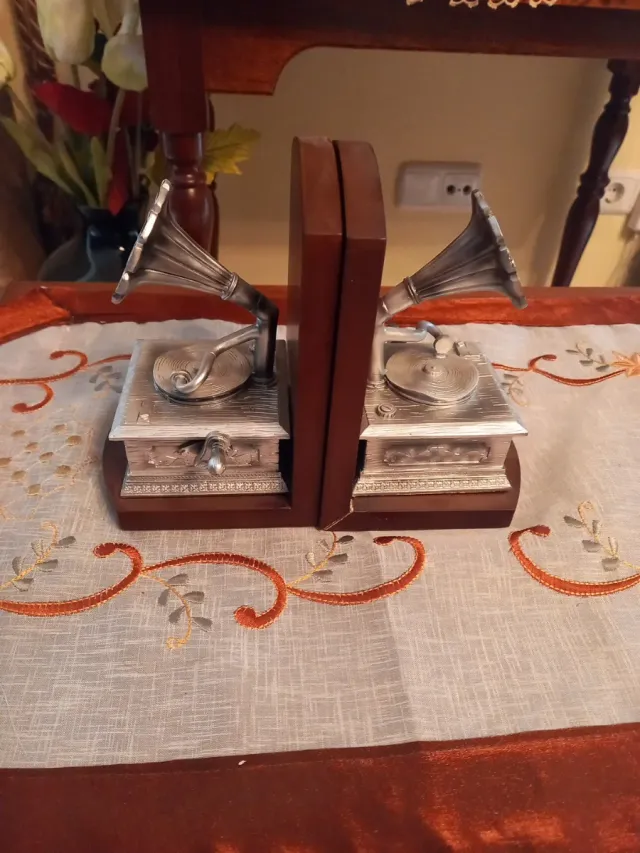 Separadores de libros madera y metal