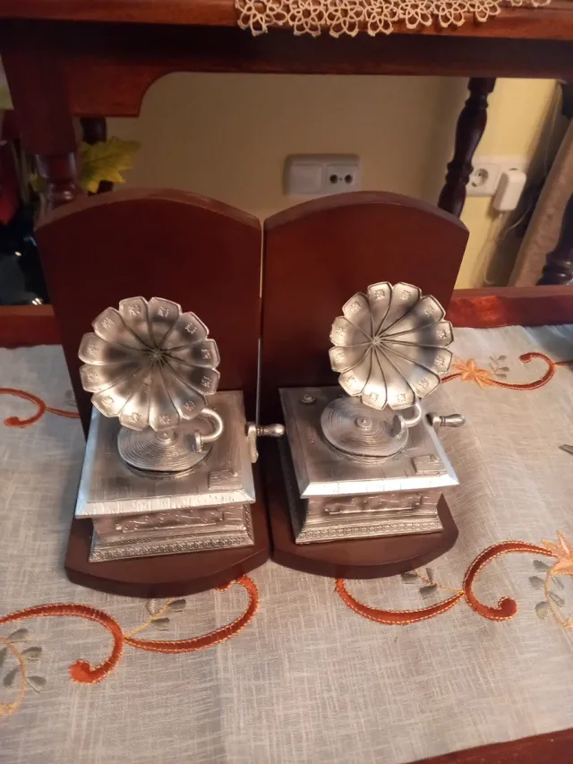 Separadores de libros madera y metal