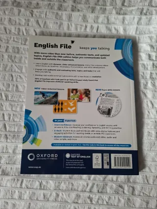 English File A2/B1 Libro ingles