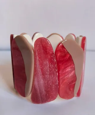 Pulsera roja beige elástica resina