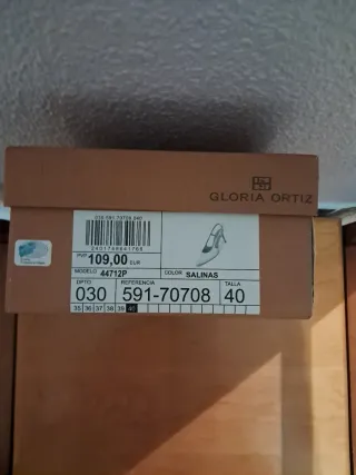 Zapatos tacón Gloria Ortiz beige