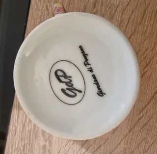 Juego de Tazas con sus cucharitas y platos