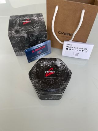 Casio GM-2100 - Nuevo con correa de resina