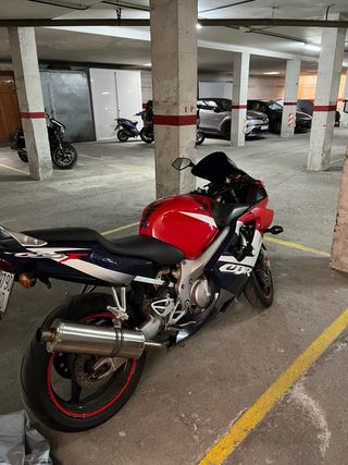 Honda CBR 600 F 2002 Inyección