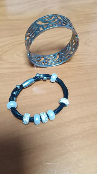 Pulseras cada una 2€