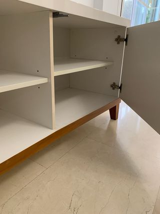 Mueble TV blanco y madera