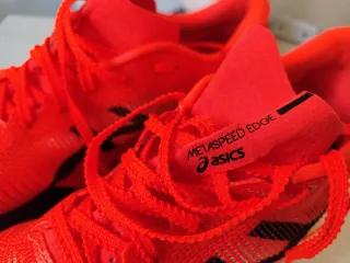 Zapatillas Asics Edge París Carbono