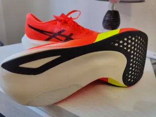 Zapatillas Asics Edge París Carbono