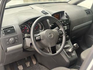 Opel Zafira 2011