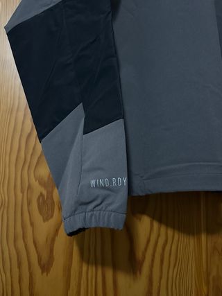 Chaqueta Adidas Terrex Gris y Negra