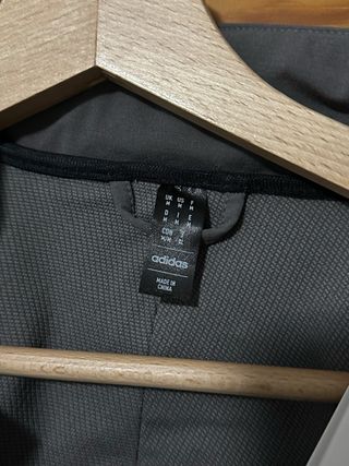 Chaqueta Adidas Terrex Gris y Negra