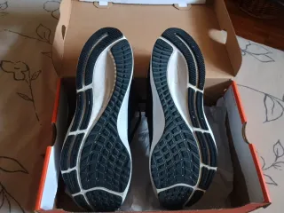 Nike Air Zoom Pegasus 38 Negro Blanco Talla 45