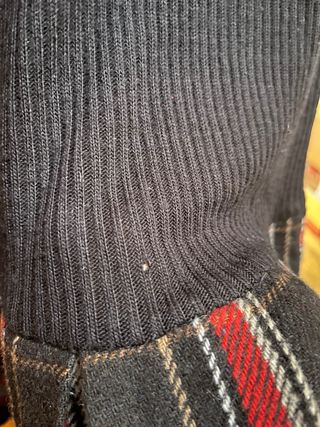 Mini abito autunnale con manica a sbuffo