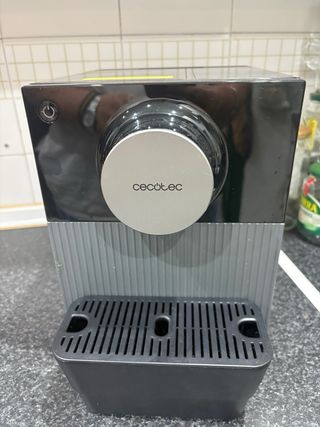 Cafetera Cecotec como nueva