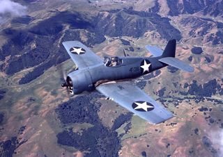 PLANO EN PAPEL DE AVION F6F HELLCAT