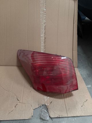 Piloto trasero izquierdo Peugeot 407 SW