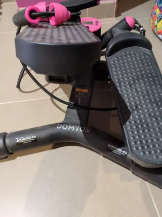 Stepper Decathlon con cuerda para agarrar