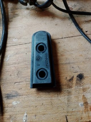 Reposapiés PiaggioGUZZI V 7 O SIMILARES Negro