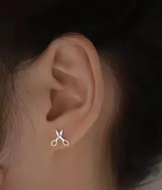 MiniPendientes de tijera plateados