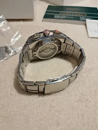 Reloj Seiko Sportura Kinetic Chronograph SNL015