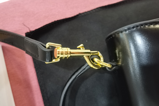 Bolso Celine Mini Triomphe de color negro