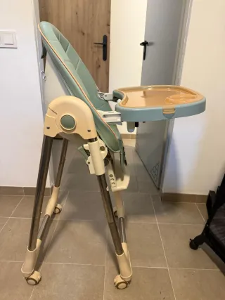 Trona de bebé color verde