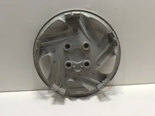 1 Tapacubo Nissan Micra K11