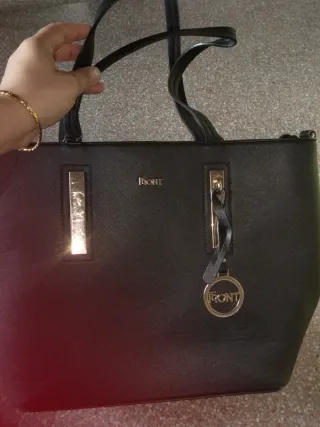 Bolso negro marca FRONT