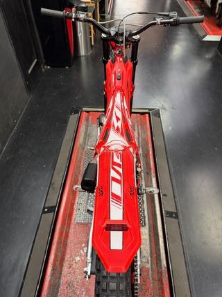 Beta Evo 300 2T 2023 Roja