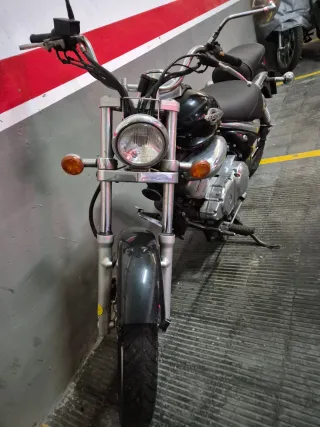 Suzuki Intruder 250 Negra.