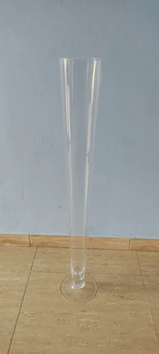 Jarrón de 80cm de alto 20 unidades,8€ cada uno