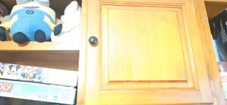 Cama nido con estanterías de gran capacidad.