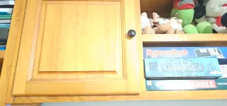 Cama nido con estanterías de gran capacidad.