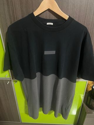 Camiseta Abercrombie & Fitch Oversize Negra y Gris