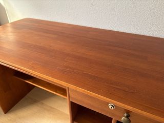 Mesa de estudio de madera