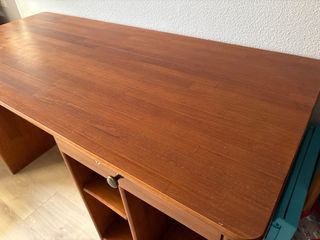 Mesa de estudio de madera