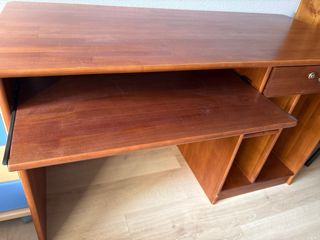 Mesa de estudio de madera