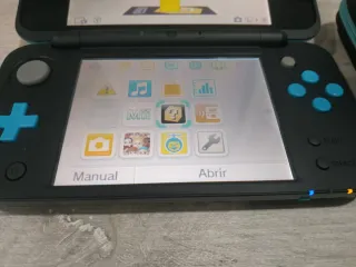 Nintendo NEW 2DS XL Azul + Cargador y Funda