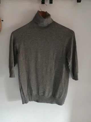 Jersey cuello alto gris