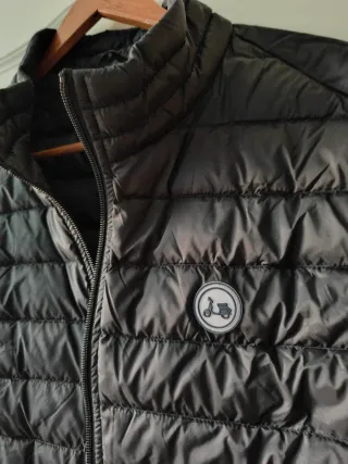 Chaleco Scotta Negro Talla XL. Talla pequeño.