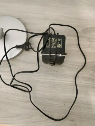 Flexo de mesa IKEA metálico