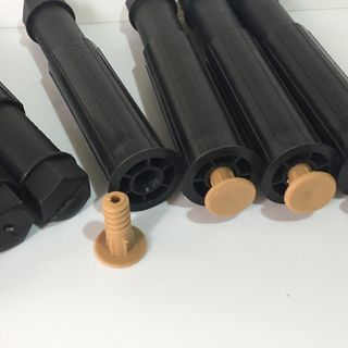 8 Patas de plástico regulables para armarios